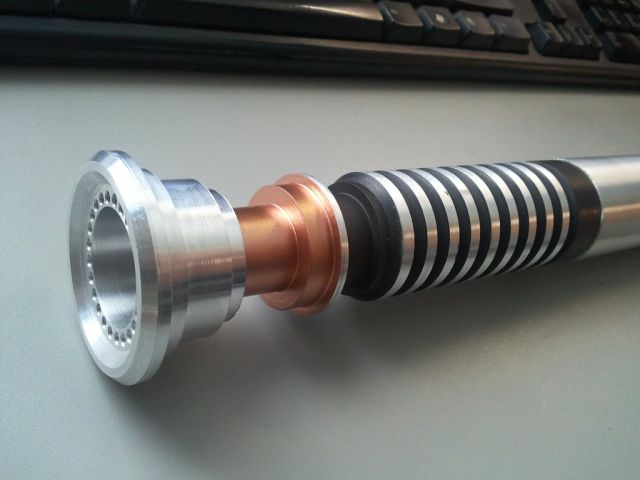 make_your_own_lightsaber_640_24.jpg