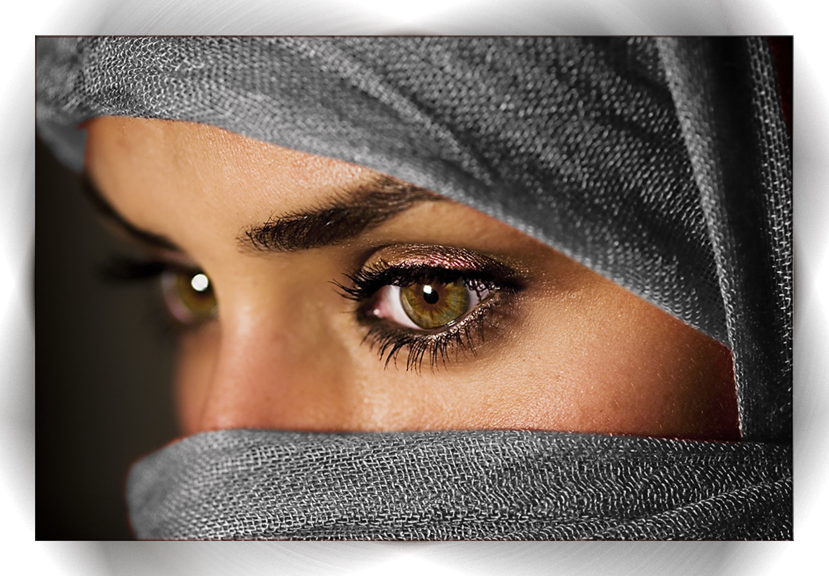 islamic_women_by_naderbellal.jpg